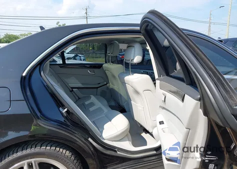 2014 Mercedes-Benz E 350 4Matic z USA, uszkodzony, nr VIN WDDHF8JB6EB030170